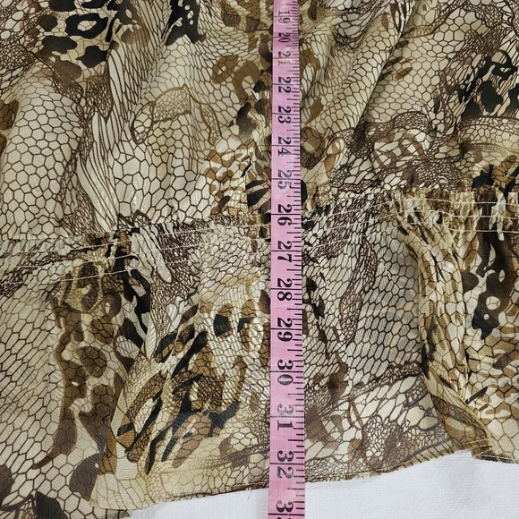 Added Dimensions for Catherine's size 5X animal print blouse - Picture 6 of 11